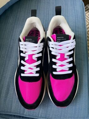 Men's Athletic Sneakers in Pink and Black